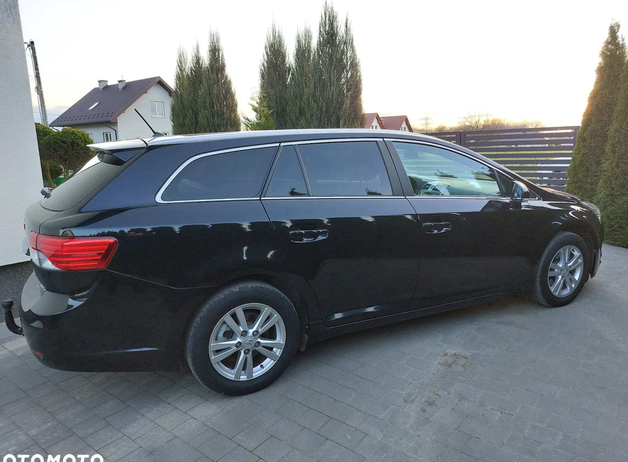 Toyota Avensis cena 43900 przebieg: 150000, rok produkcji 2012 z Kraków małe 254